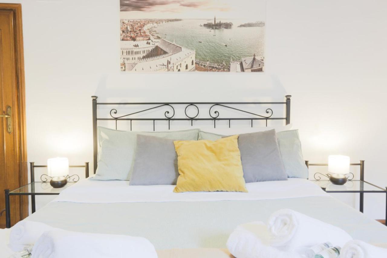 Santa Croce Guest House Venice Exterior photo