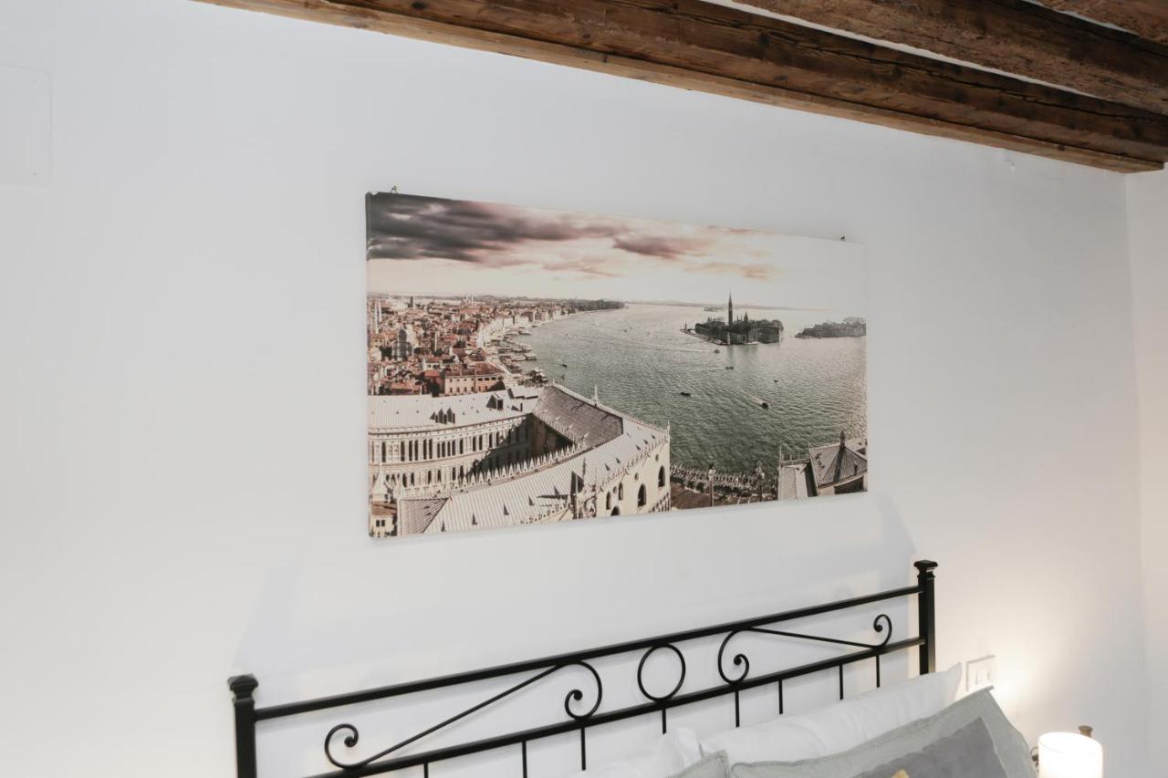 Santa Croce Guest House Venice Exterior photo