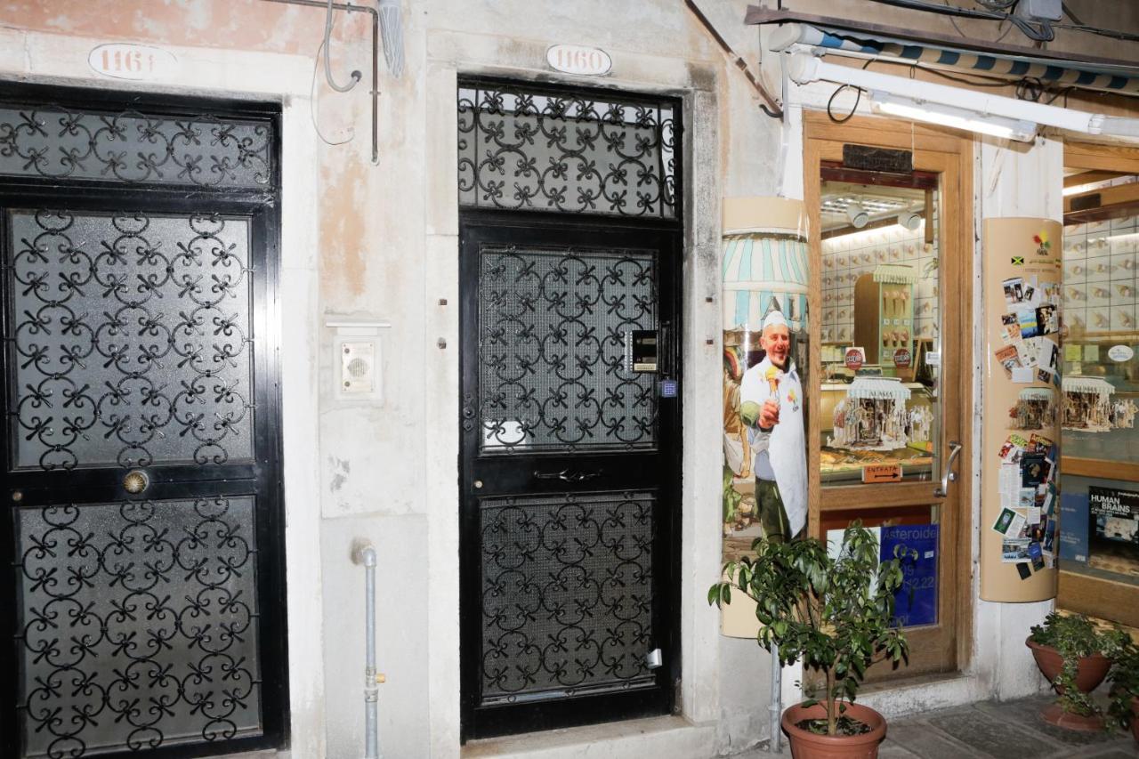 Santa Croce Guest House Venice Exterior photo